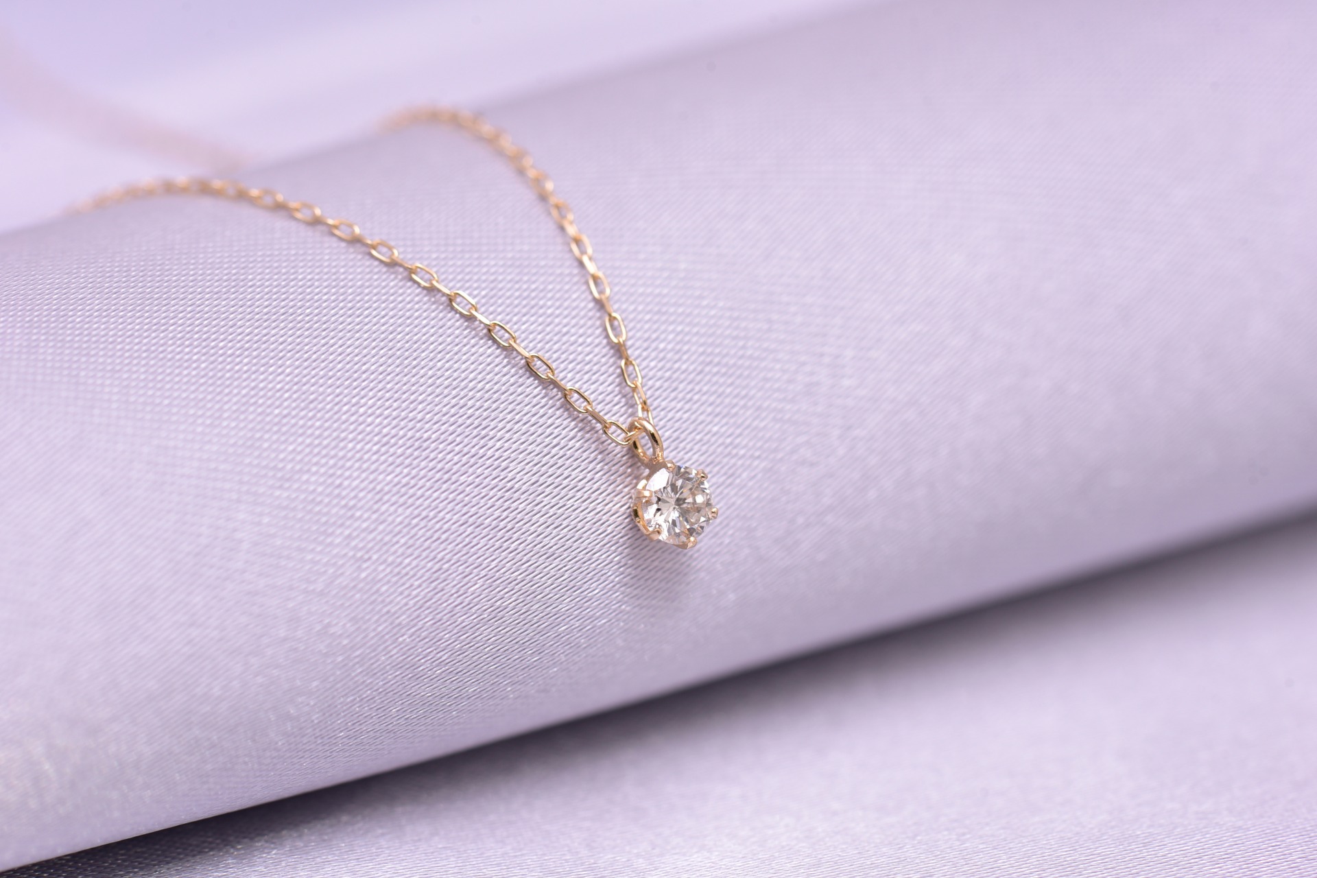 necklace-3663179_1920